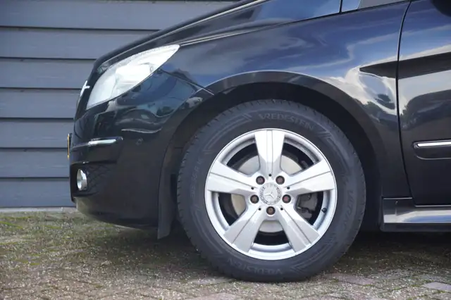 Mercedes-Benz B-Class view 6