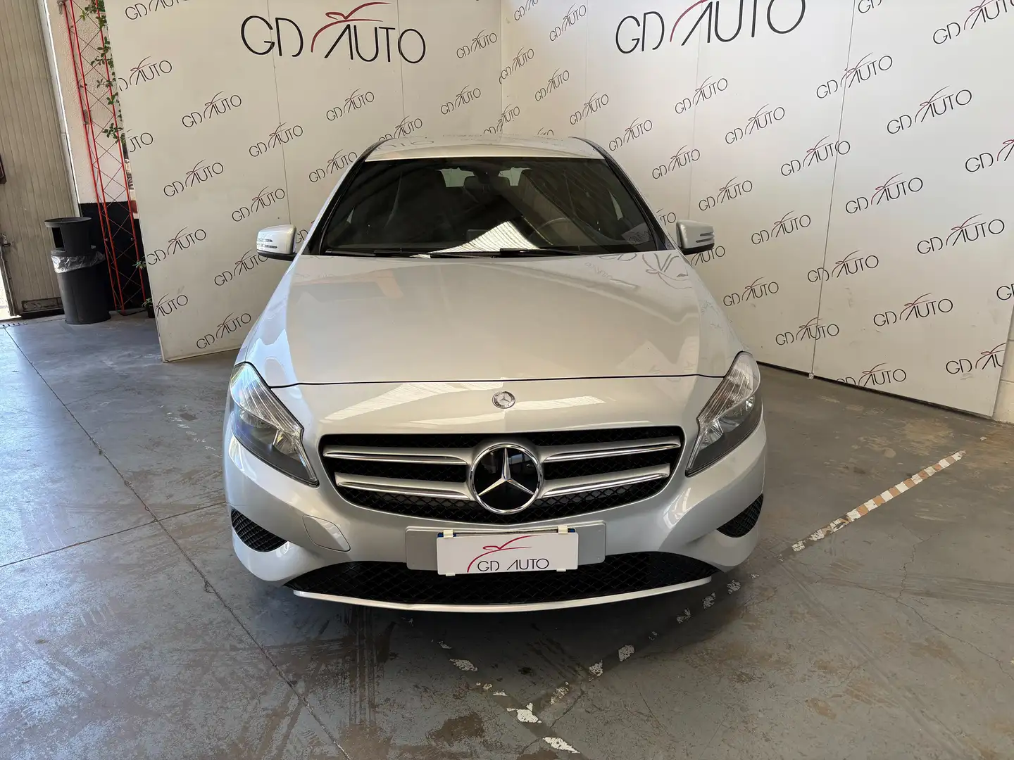 Mercedes-Benz A 180 Classe A - W176 cdi (be) Sport Grigio - 2