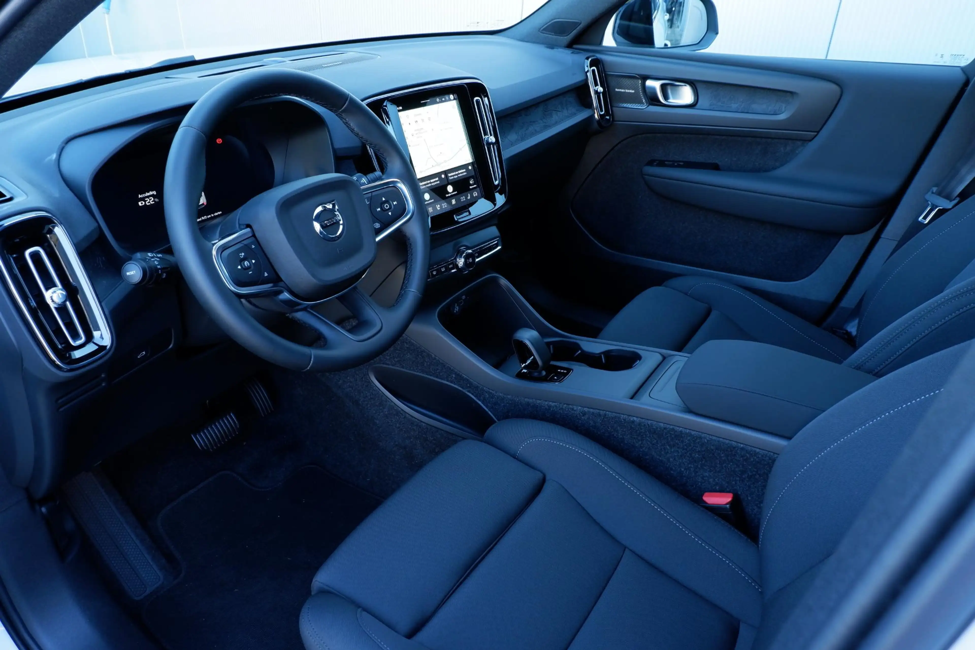 Volvo EX40 Single Motor Extended Range Plus Europa 82 kWh | H — photo 3