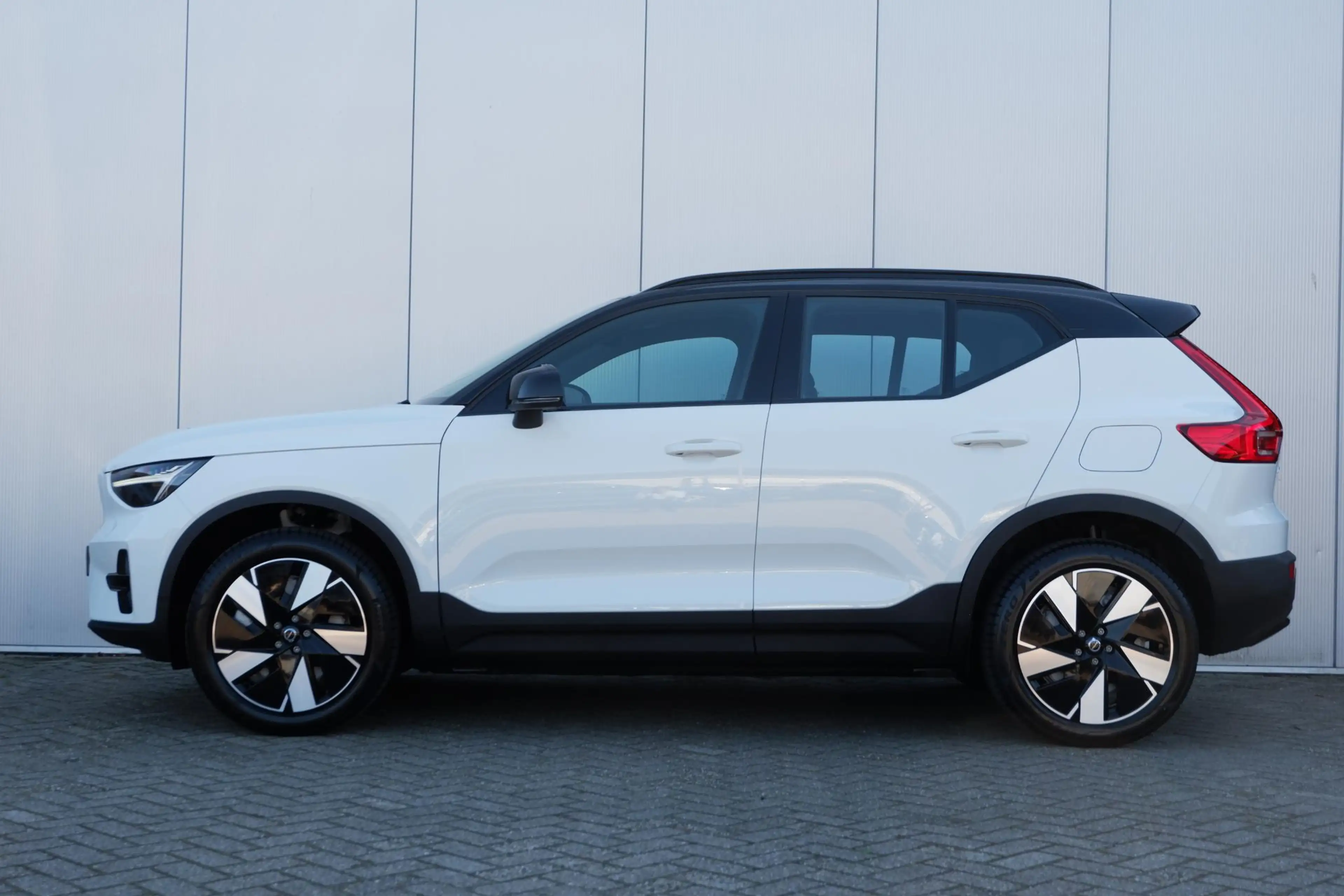 Volvo EX40 Single Motor Extended Range Plus Europa 82 kWh | H — photo 9
