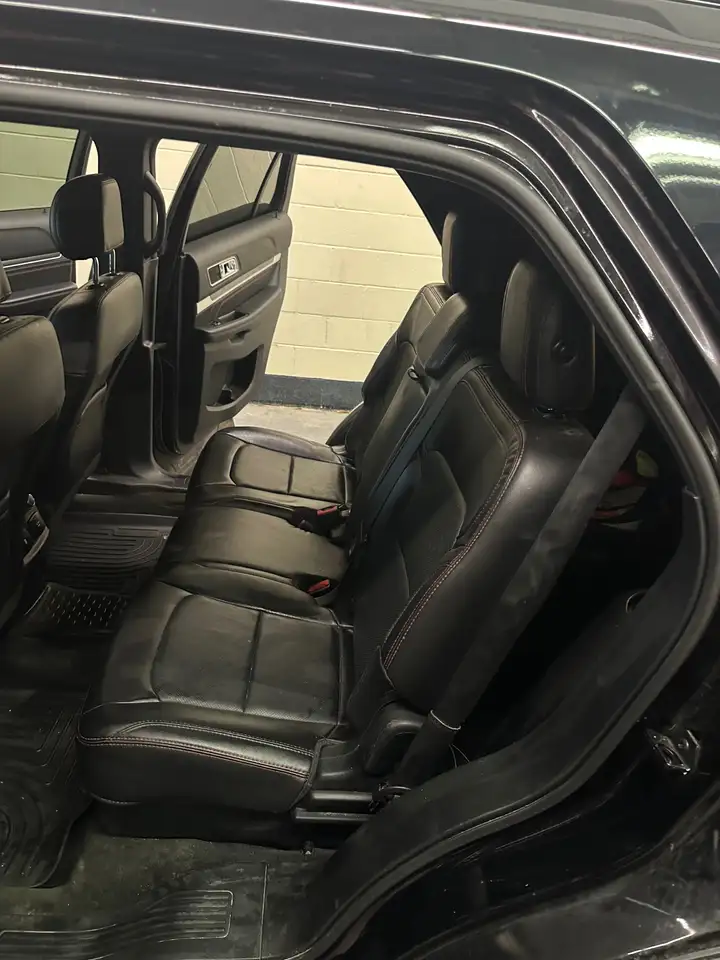 Ford Explorer снимка Ford Explorer
