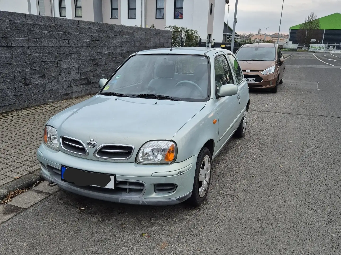 Nissan Micra Basis - 1