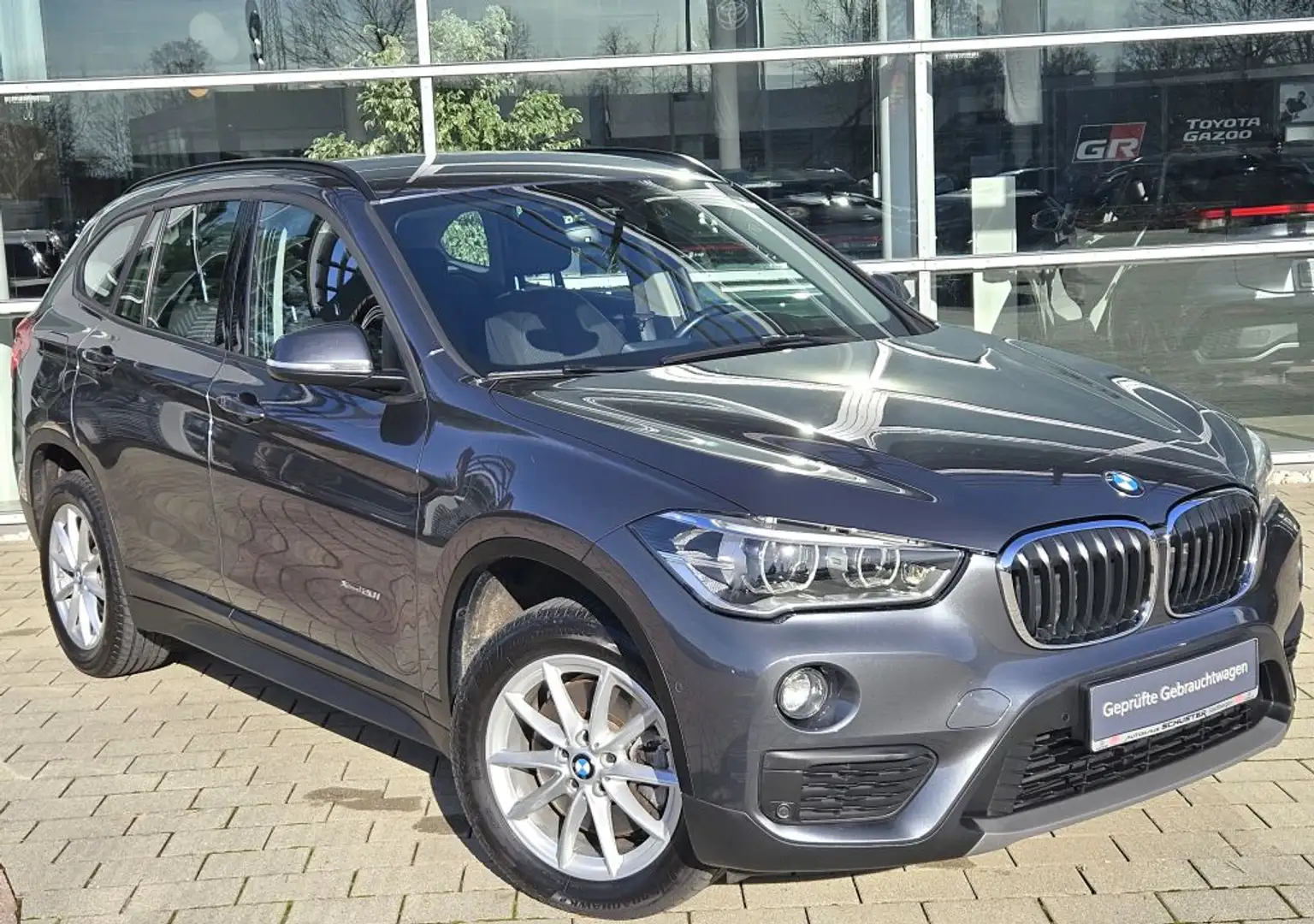 BMW X1 xDrive20i Aut. Advantage - 1