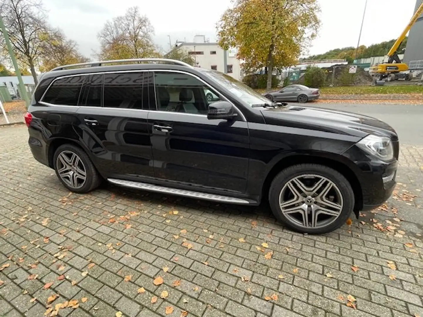 Mercedes-Benz GL 350 GL 350 BlueTec 4Matic (166.824) Schwarz - 1
