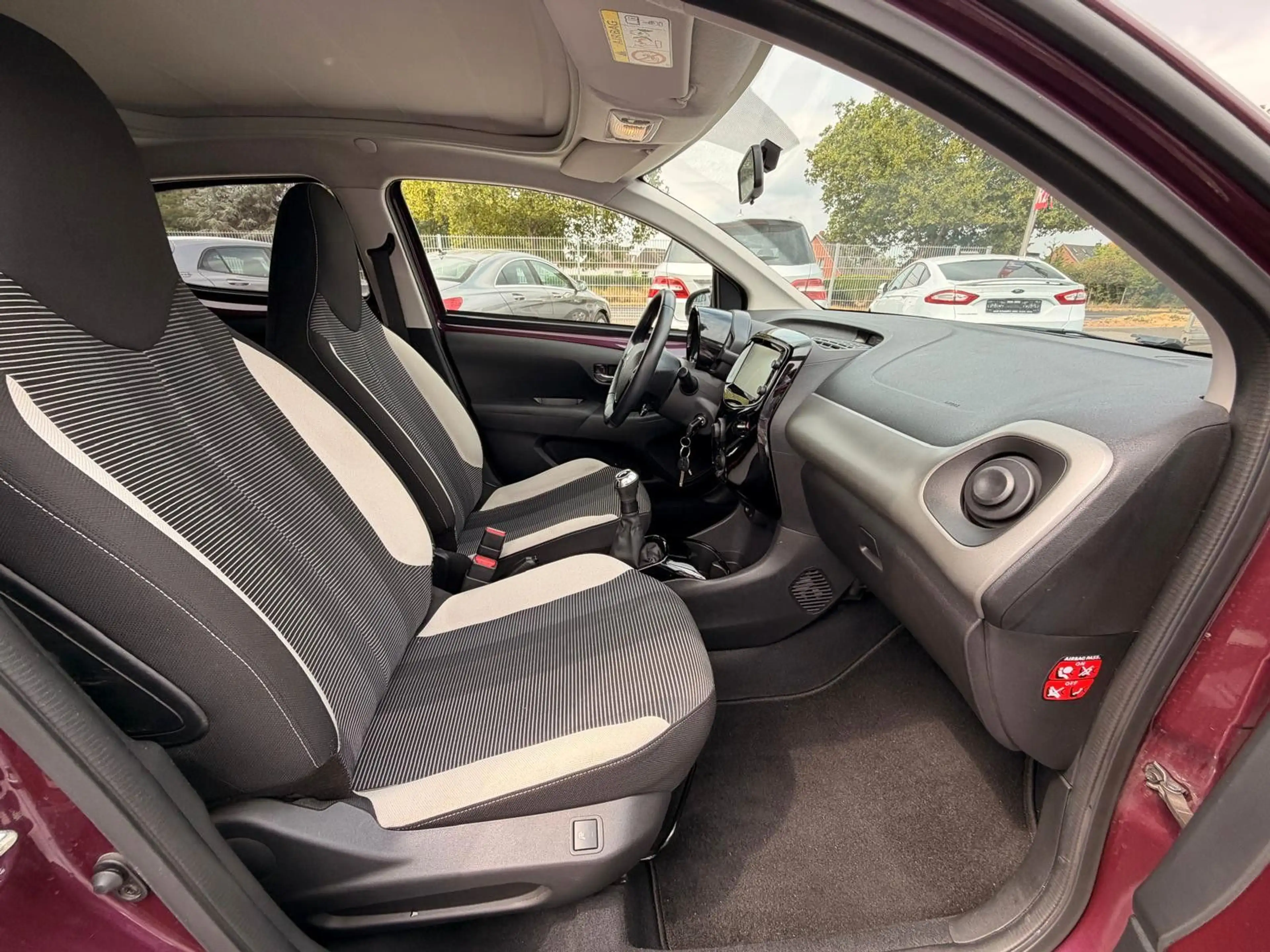 Peugeot 108 TOP Allure Rückfahrkamera — photo 13