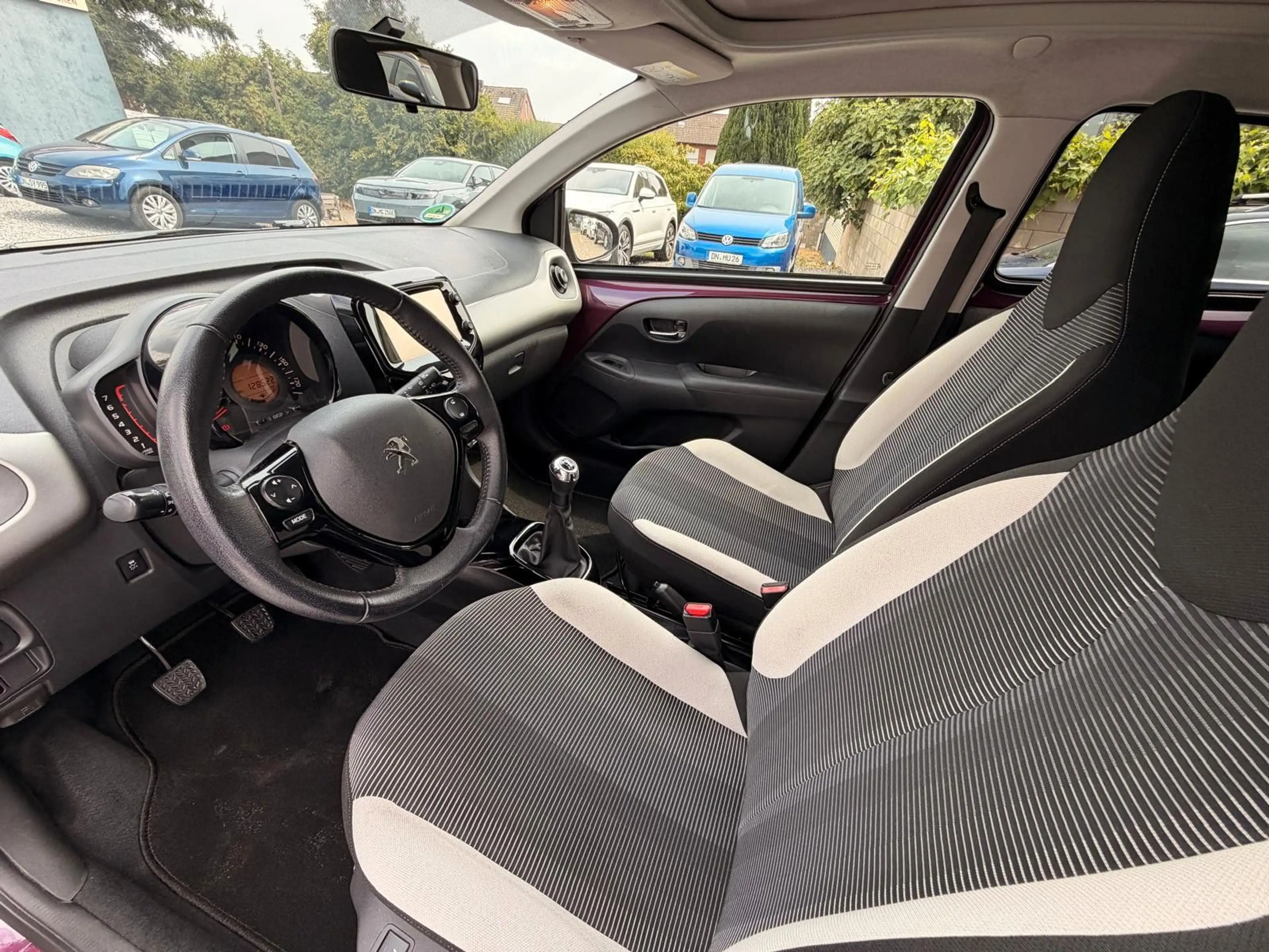 Peugeot 108 TOP Allure Rückfahrkamera — photo 12