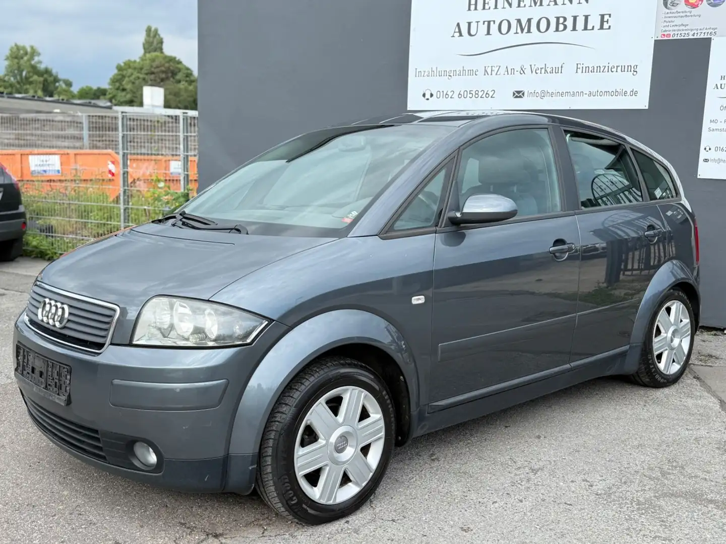 Audi A2 1.4 TDI *2-HAND*KLIMA*8FACH*ALU*SITZHEIZUNG* Grau - 2