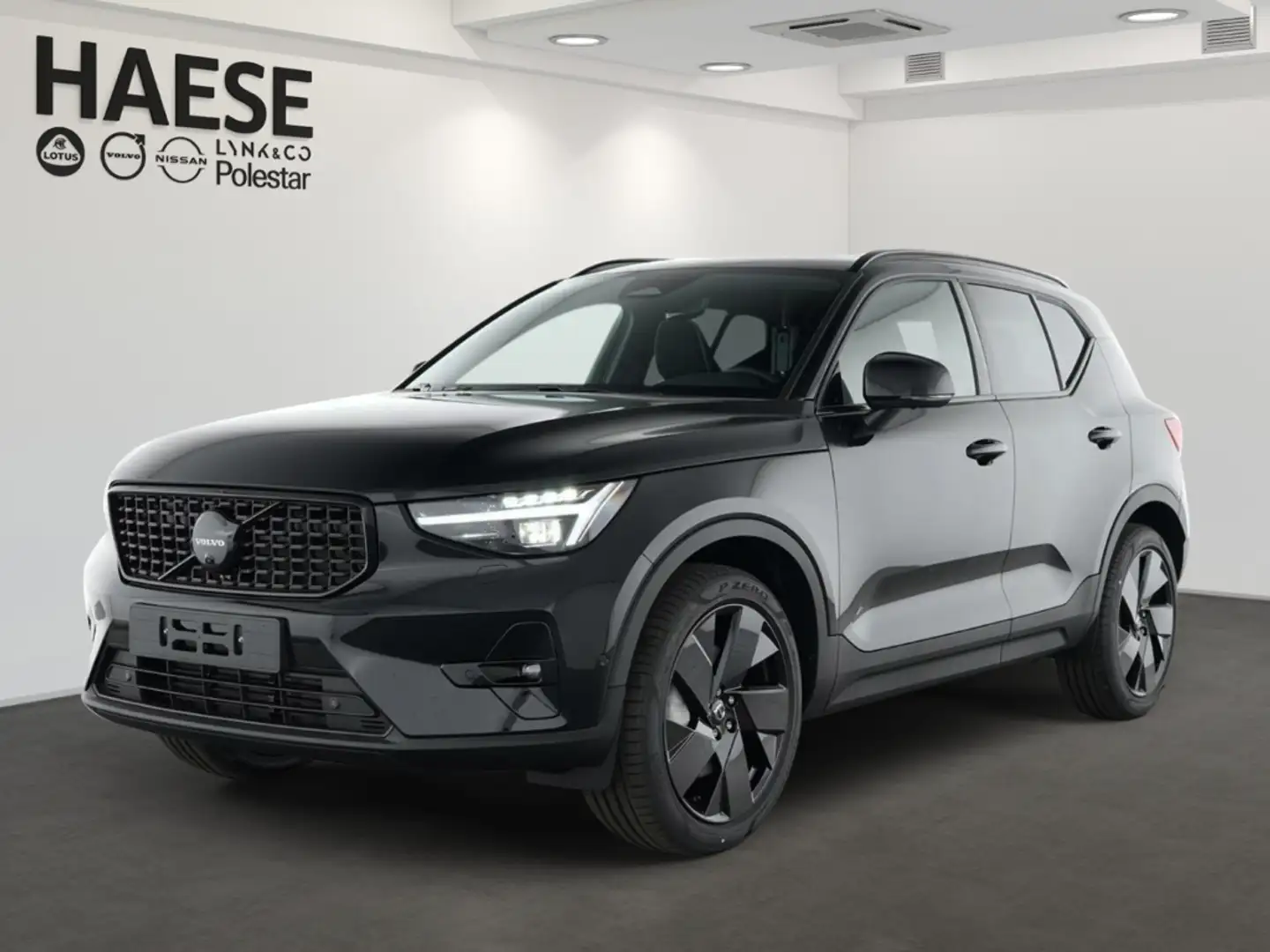 Volvo XC40 B4 Plus Black Edition Panoramadach Navi Leder Digi Noir - 1