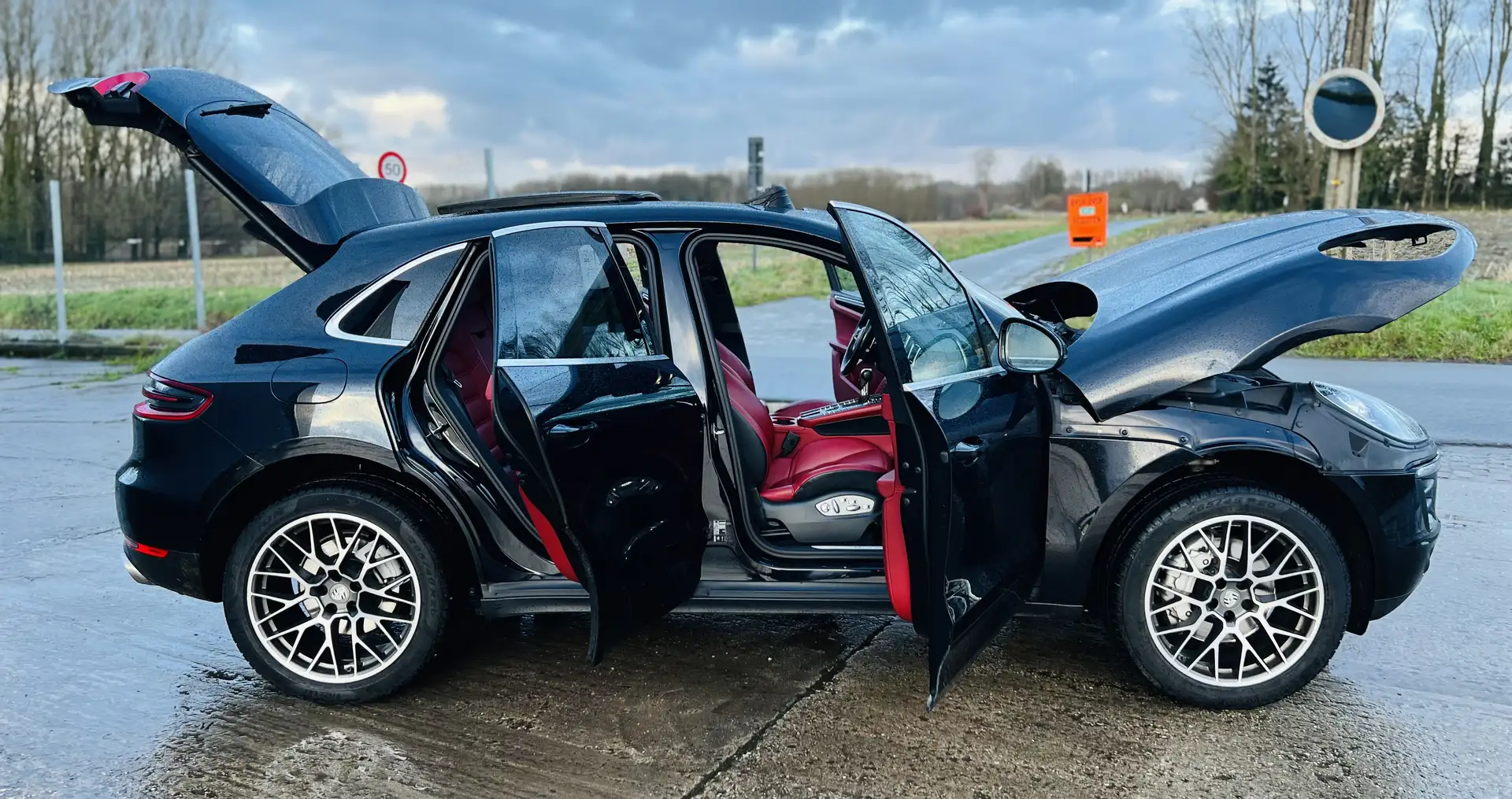 Porsche Macan 3.0 V6 Bi-Turbo PDK ++ Pack Chrono ++ RED ++ - 2