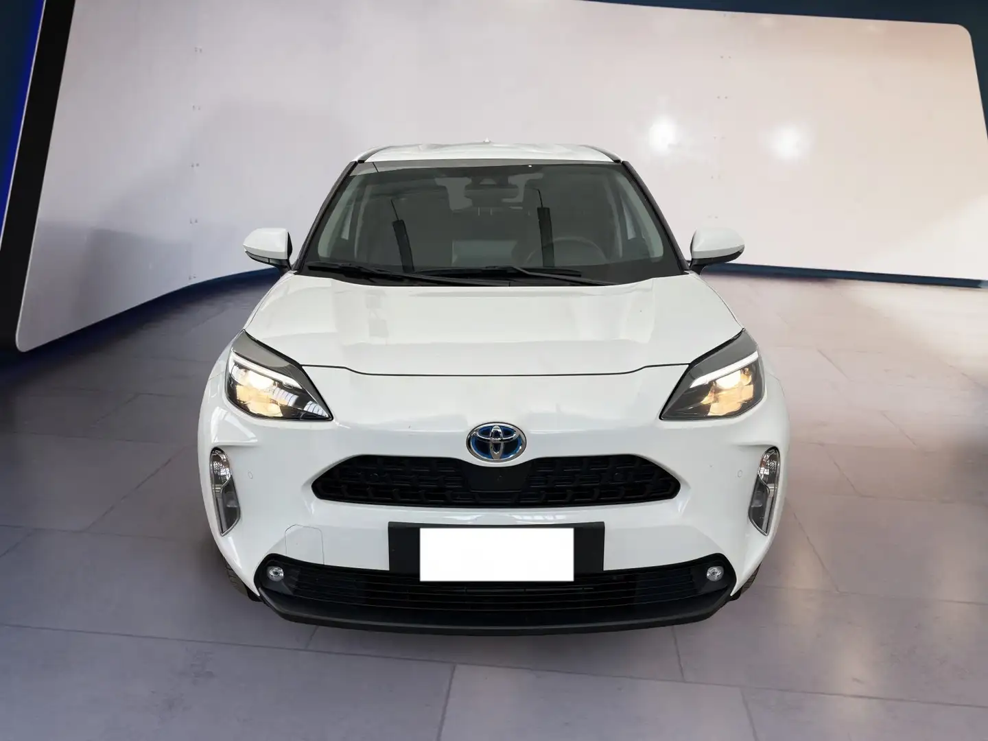 Toyota Yaris Cross 1.5h Business fwd 116cv e-cvt Bianco - 1