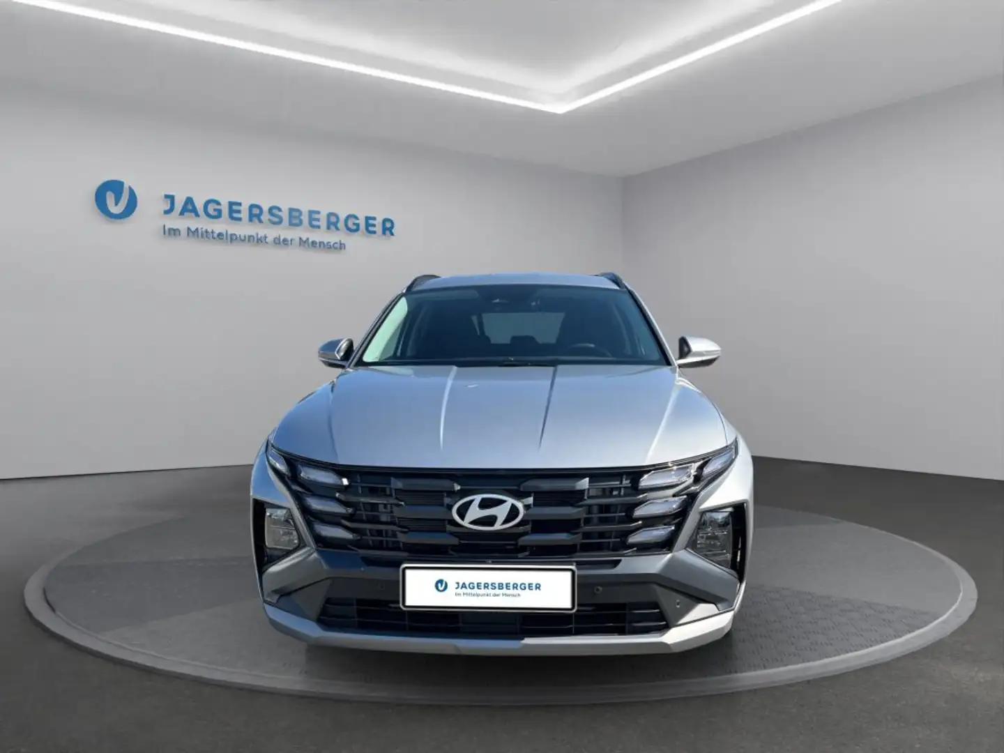 Hyundai TUCSON 1,6 T-GDI HEV 2WD Jubilé Aut. Silber - 2