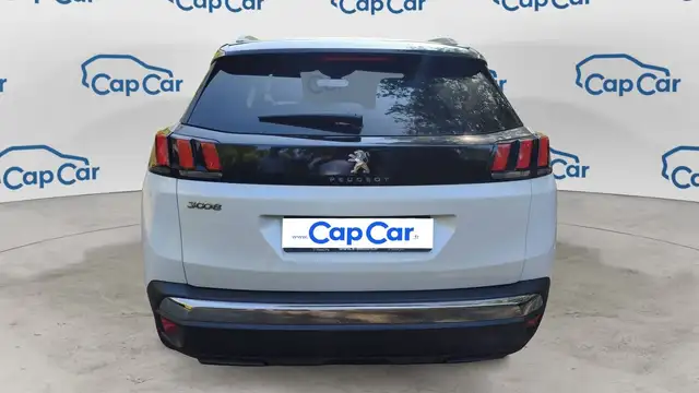 Peugeot 3008 view 3