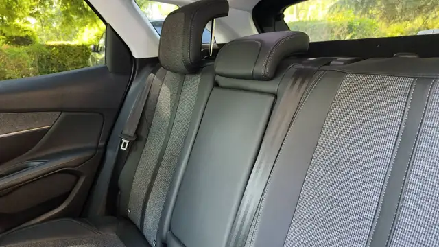 Peugeot 3008 view 9