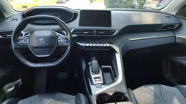 Peugeot 3008 view 11