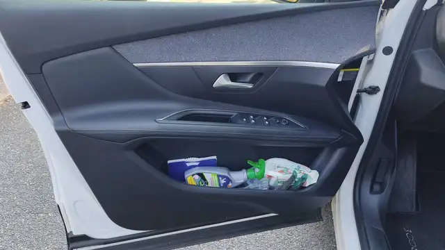 Peugeot 3008 view 7