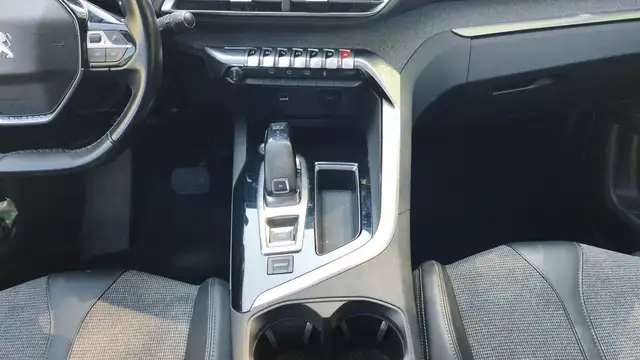 Peugeot 3008 view 13