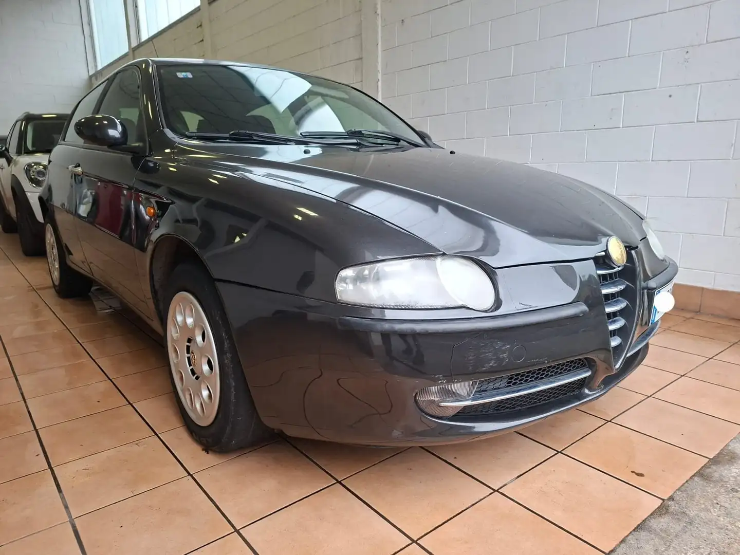 Alfa Romeo 147 147 5p 1.9 jtd Distinctive 115cv, adatta a neop. Grigio - 2
