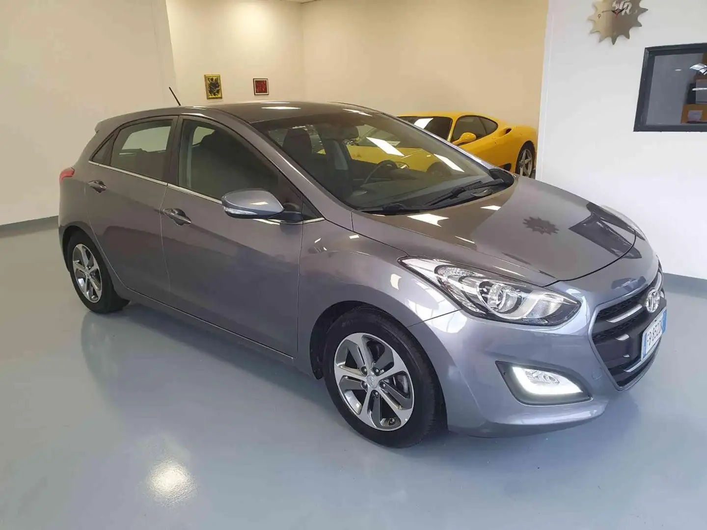 Hyundai i30 1.6 CRDi 5p. Unicoproprietario Grijs - 2