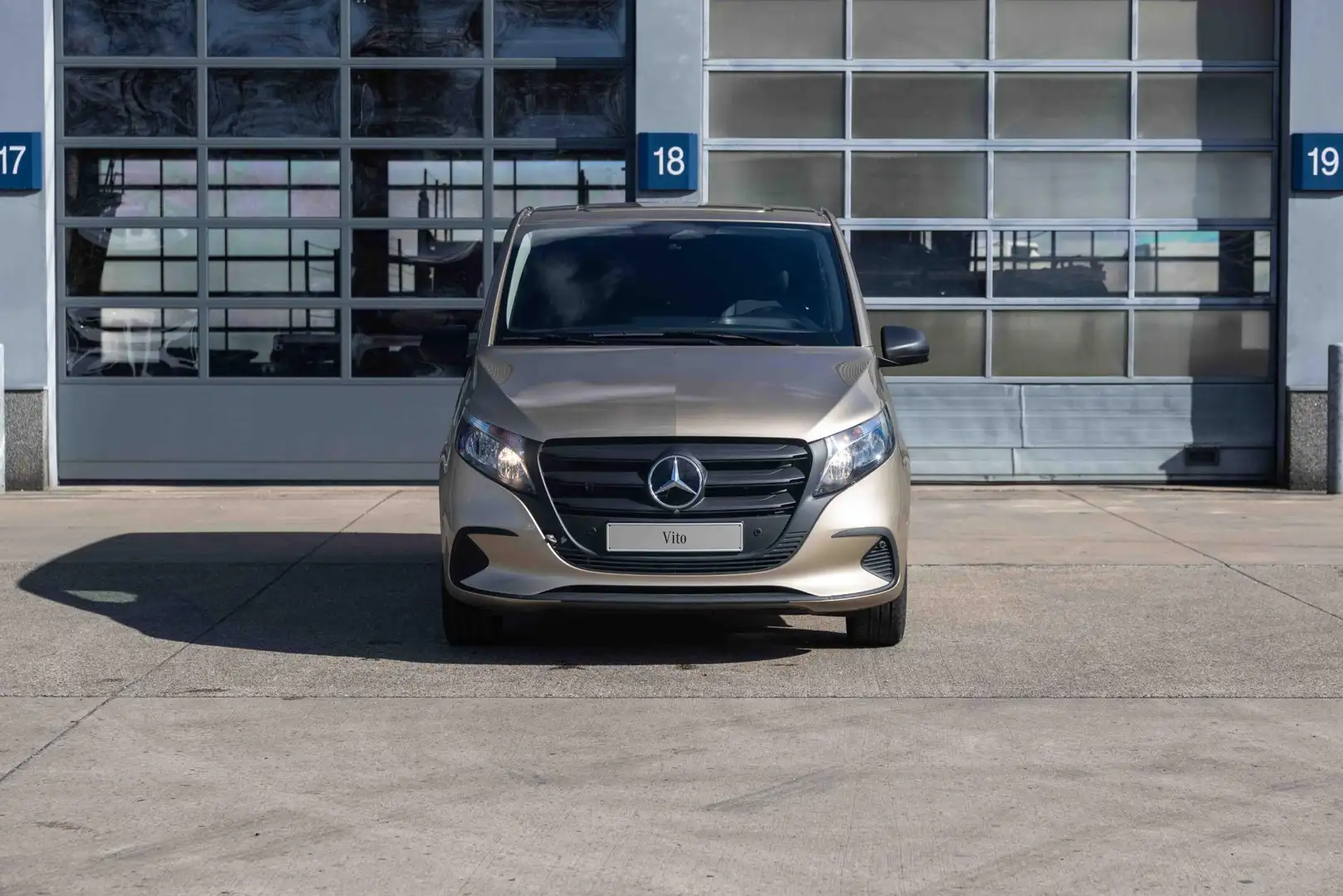 Mercedes-Benz Vito 116 CDI Pro L2 9G-Tronic Zlatá - 2