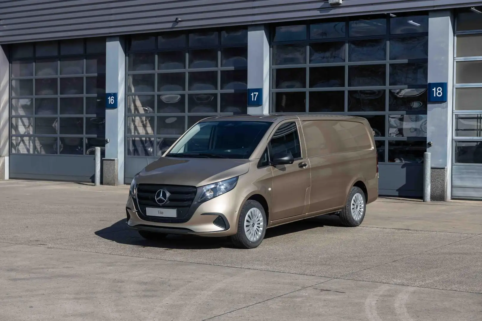 Mercedes-Benz Vito 116 CDI Pro L2 9G-Tronic Zlatá - 1