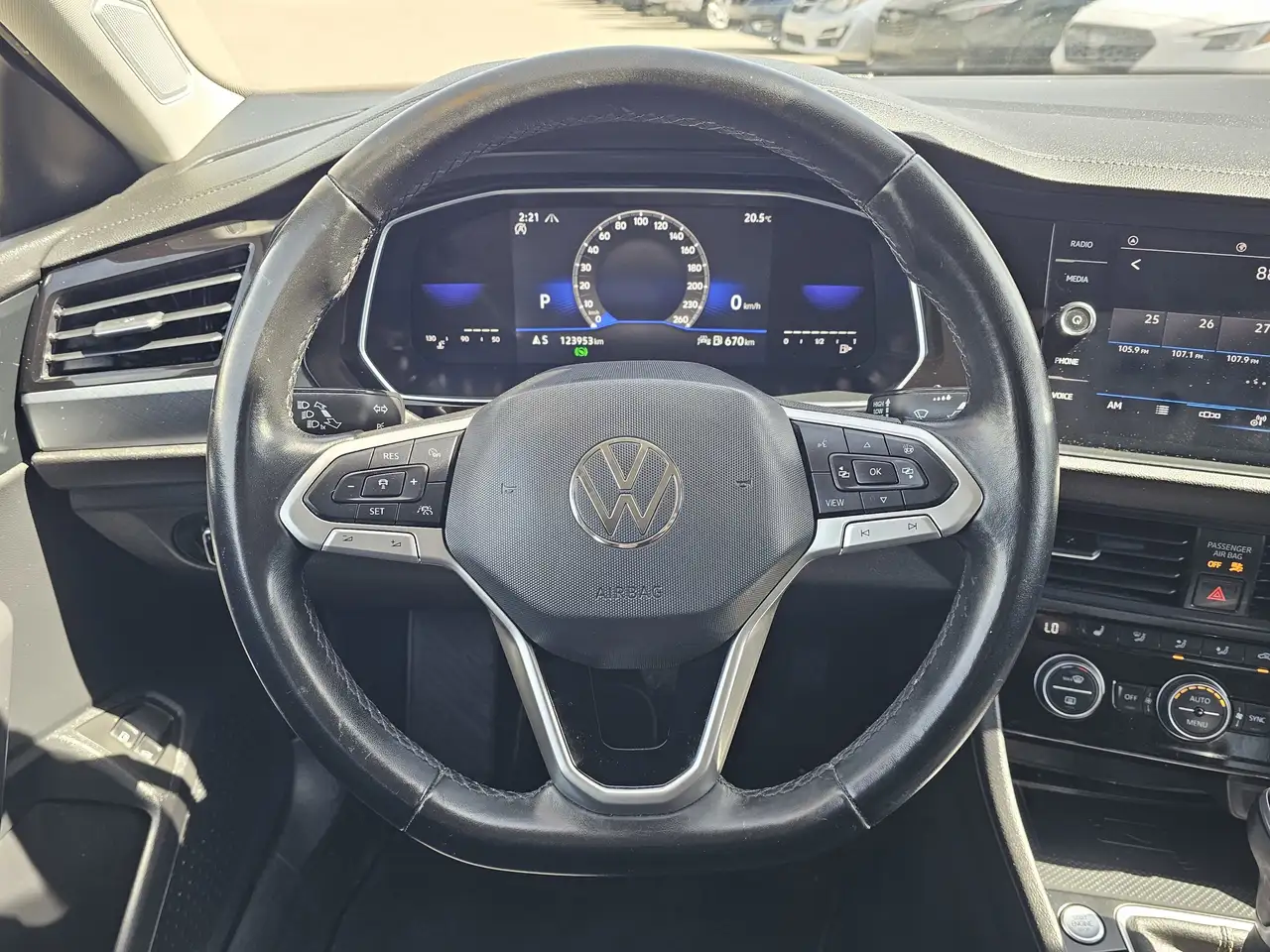 Volkswagen Jetta снимка Volkswagen Jetta