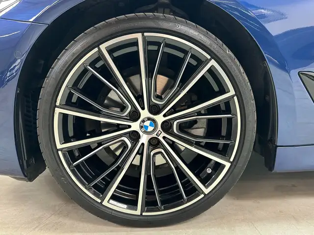 BMW M view 8