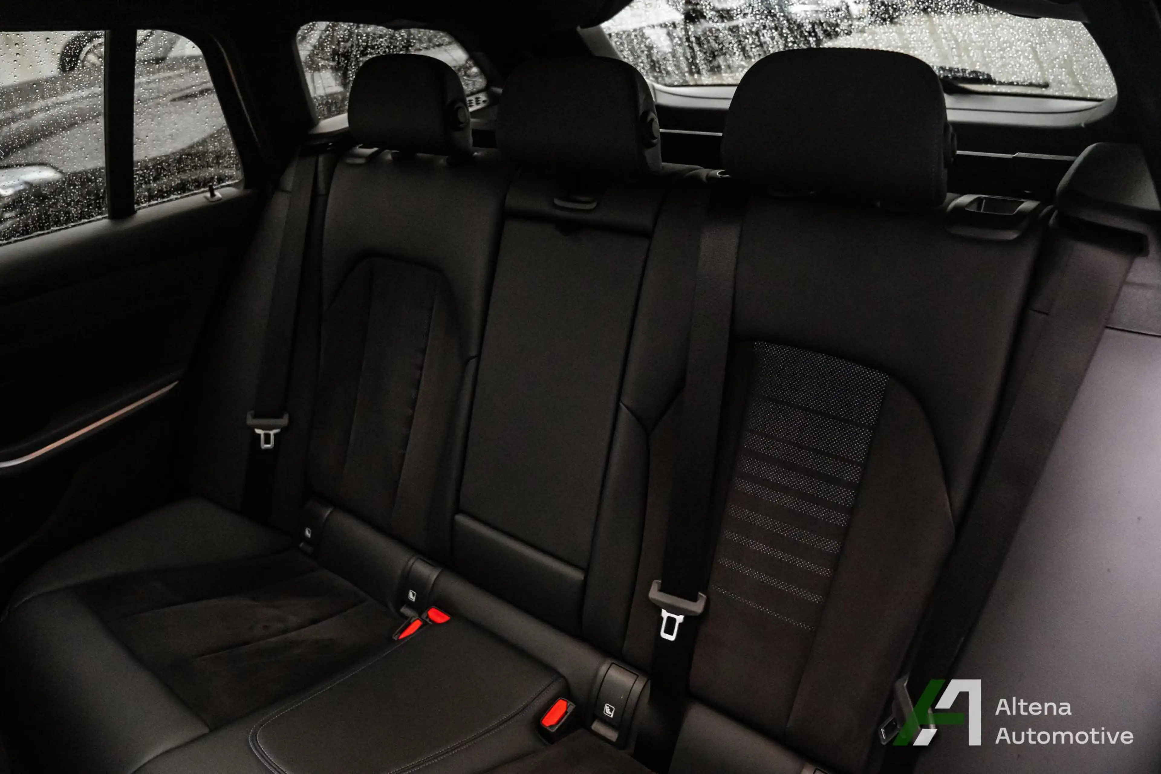BMW 330 3-serie Touring 330e xDrive Business Edition Plus — photo 11