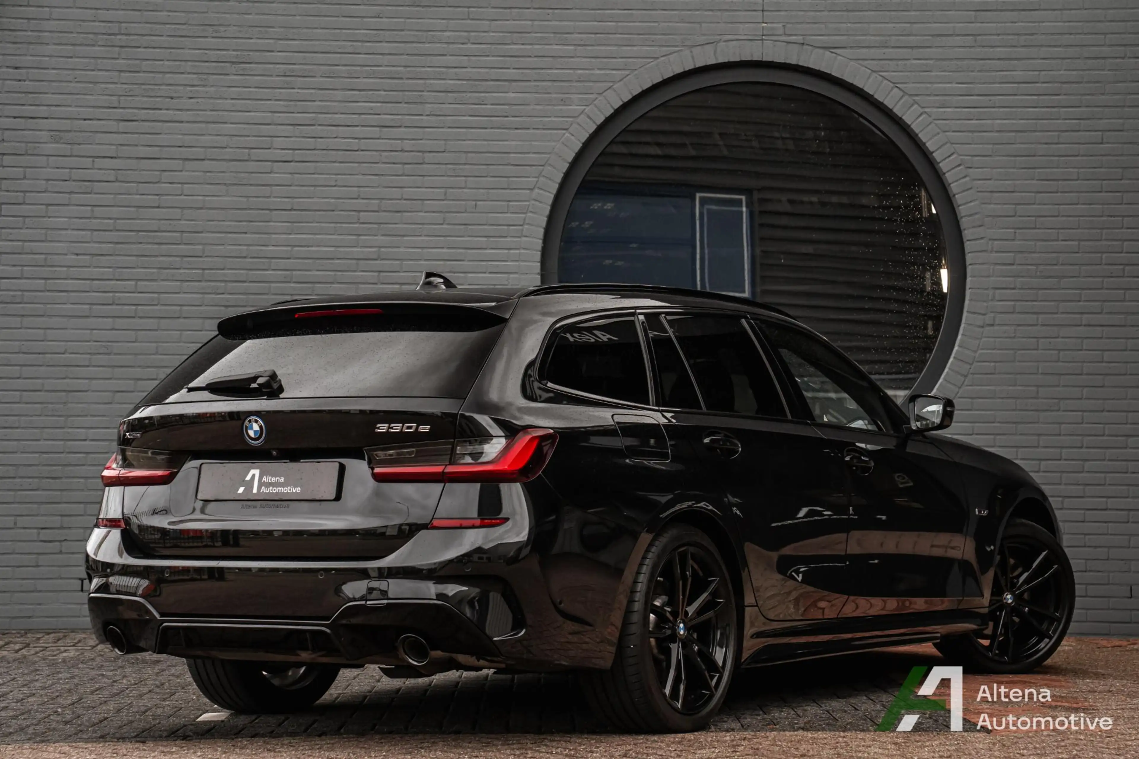 BMW 330 3-serie Touring 330e xDrive Business Edition Plus — photo 2