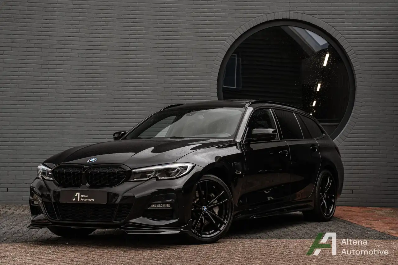 BMW 330