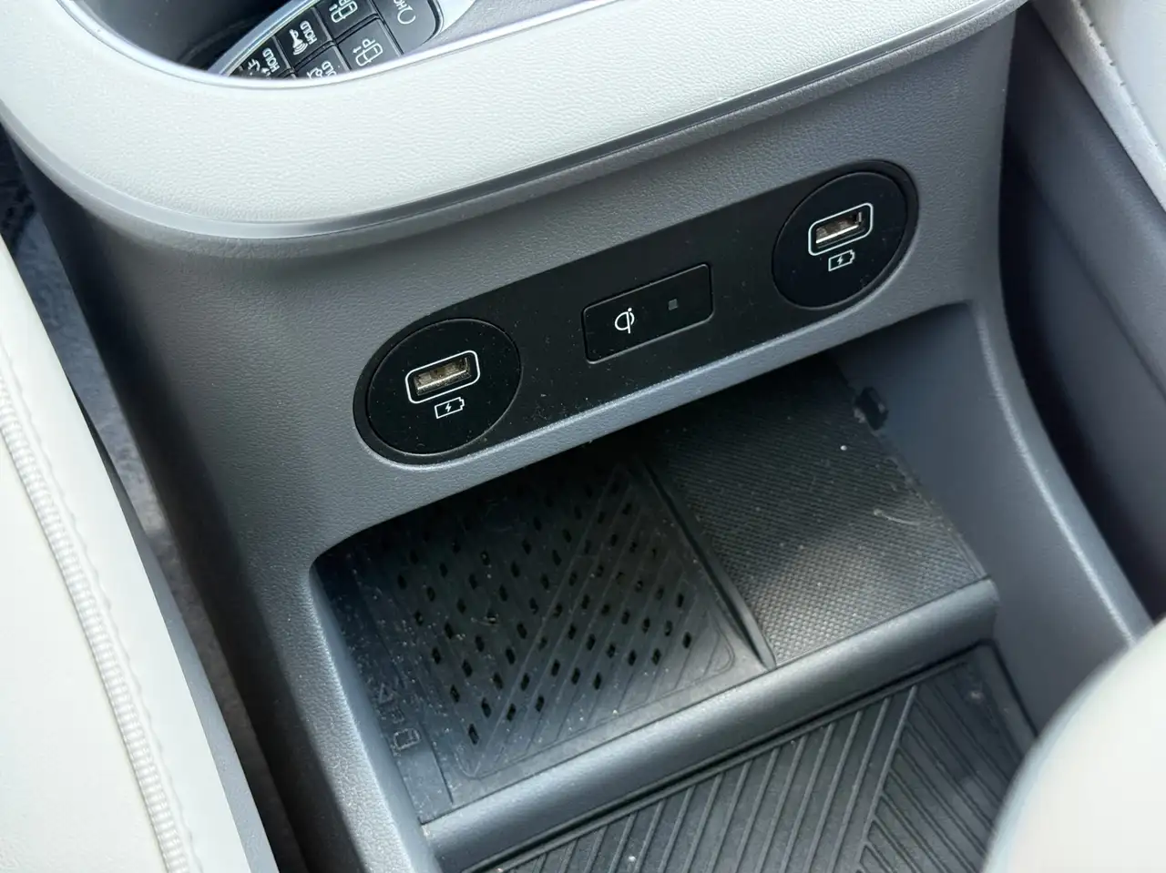 Hyundai IONIQ 5 снимка Hyundai IONIQ 5