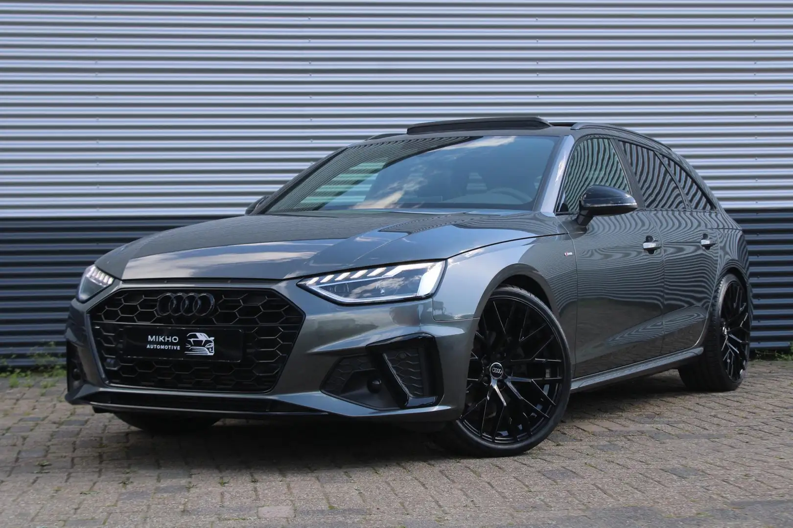 Audi A4 Avant 2.0 TFSI | S-Line | Competition | Panoramada Grijs - 1