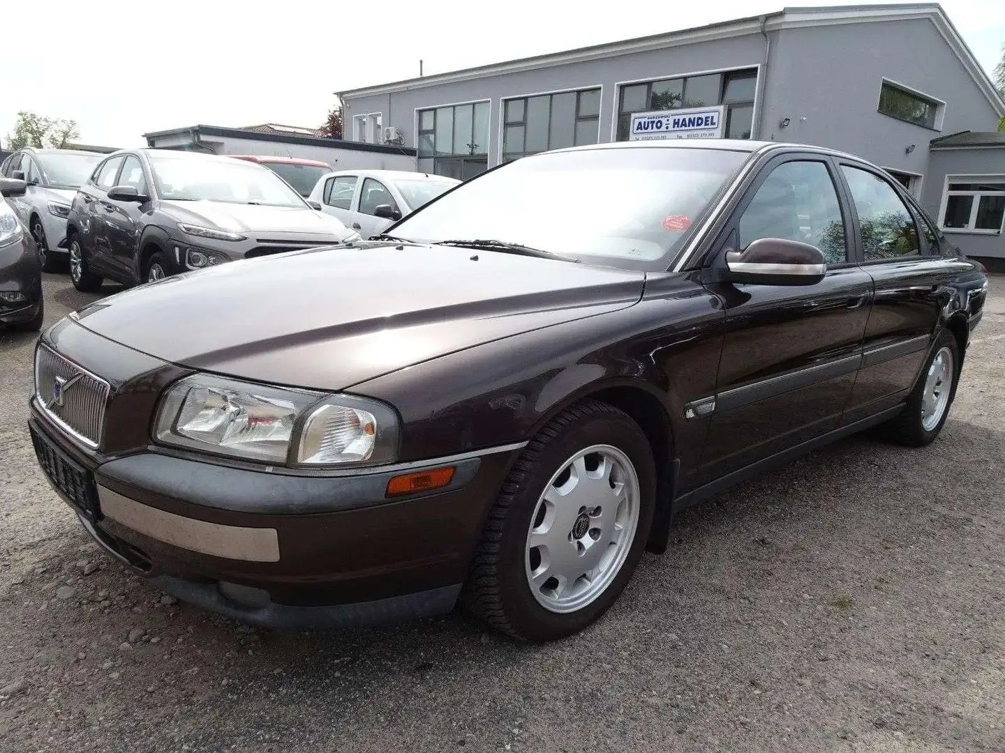 Volvo S80 2.4 103kW, AUTOMATIK-KLIMATRONIC-TEMPOMAT-CD Braun - 1