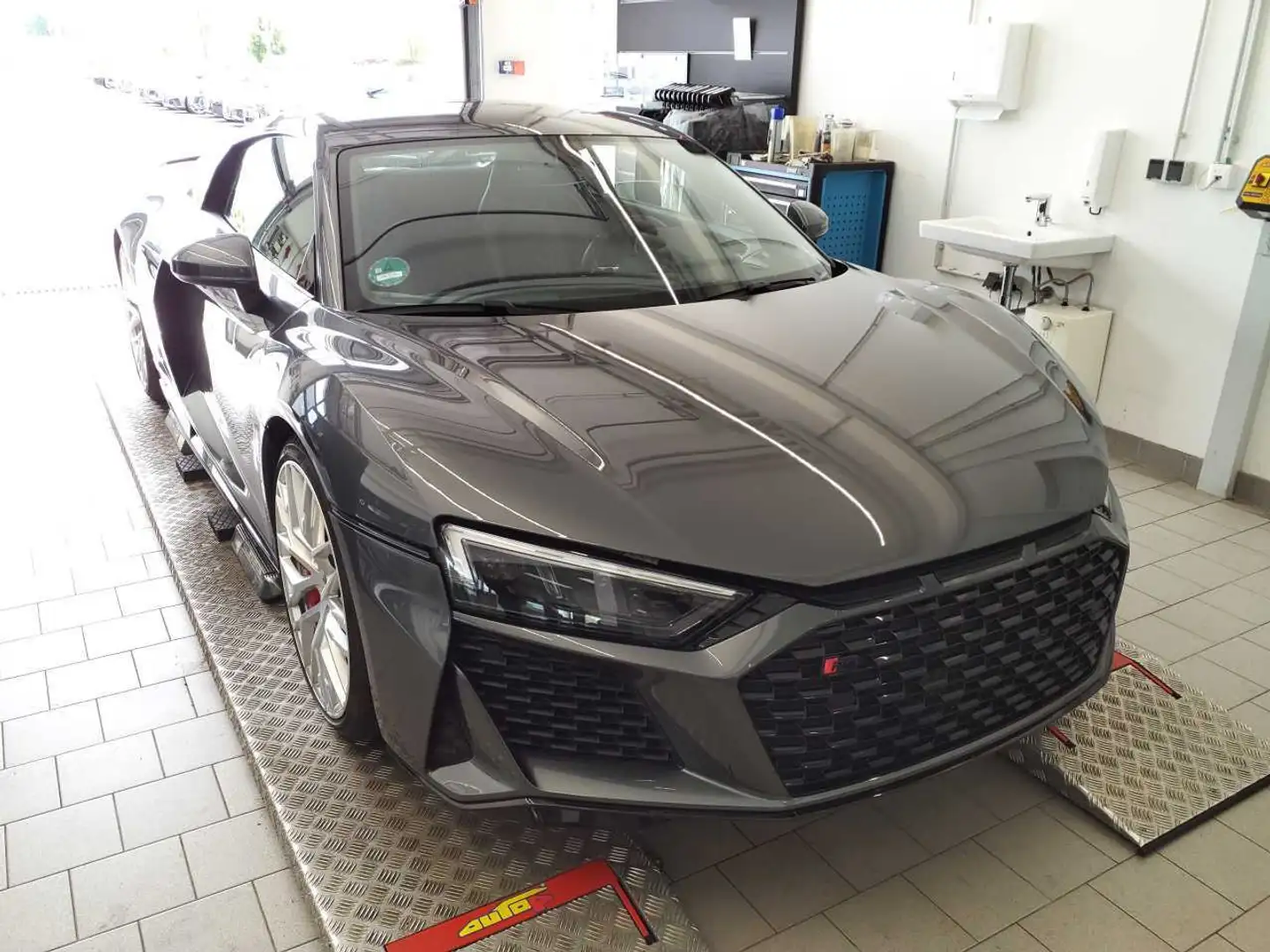 Audi R8 Coupé V10 PERFORMANCE QUATTRO *LASER*MAGNETIC Grau - 2