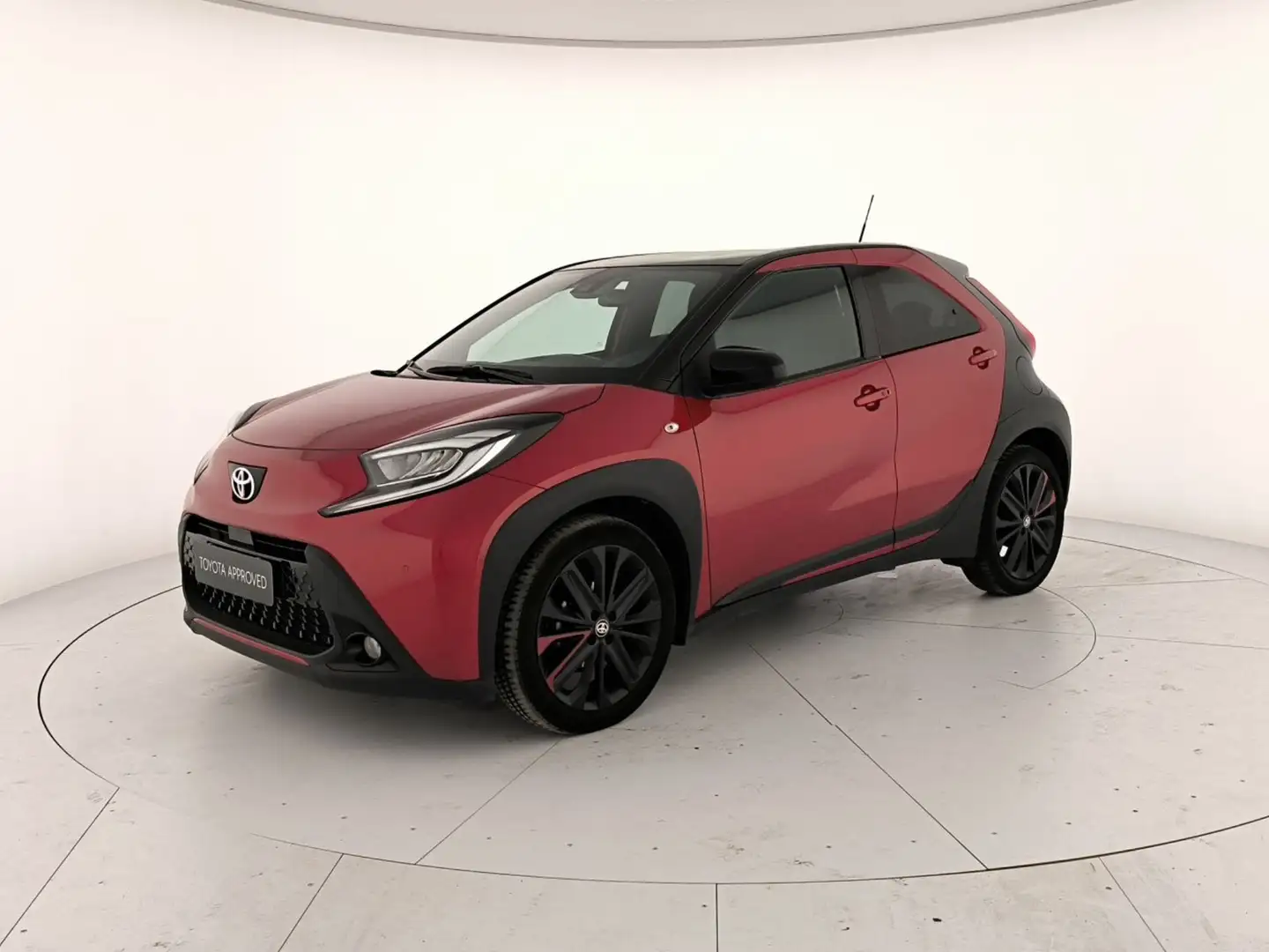 Toyota Aygo X x 1.0 lounge 72cv s-cvt - 1