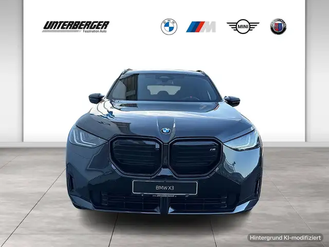 BMW X3 M view 2