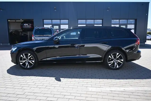 Volvo V60 view 2