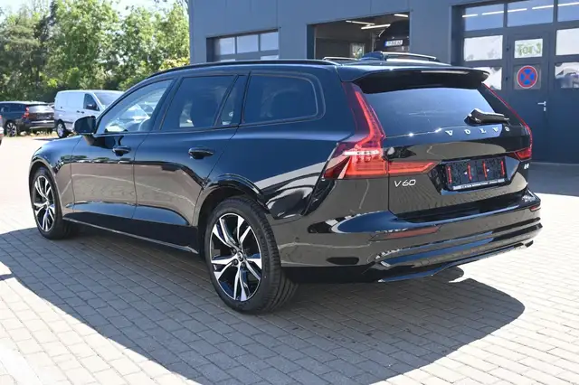 Volvo V60 view 3