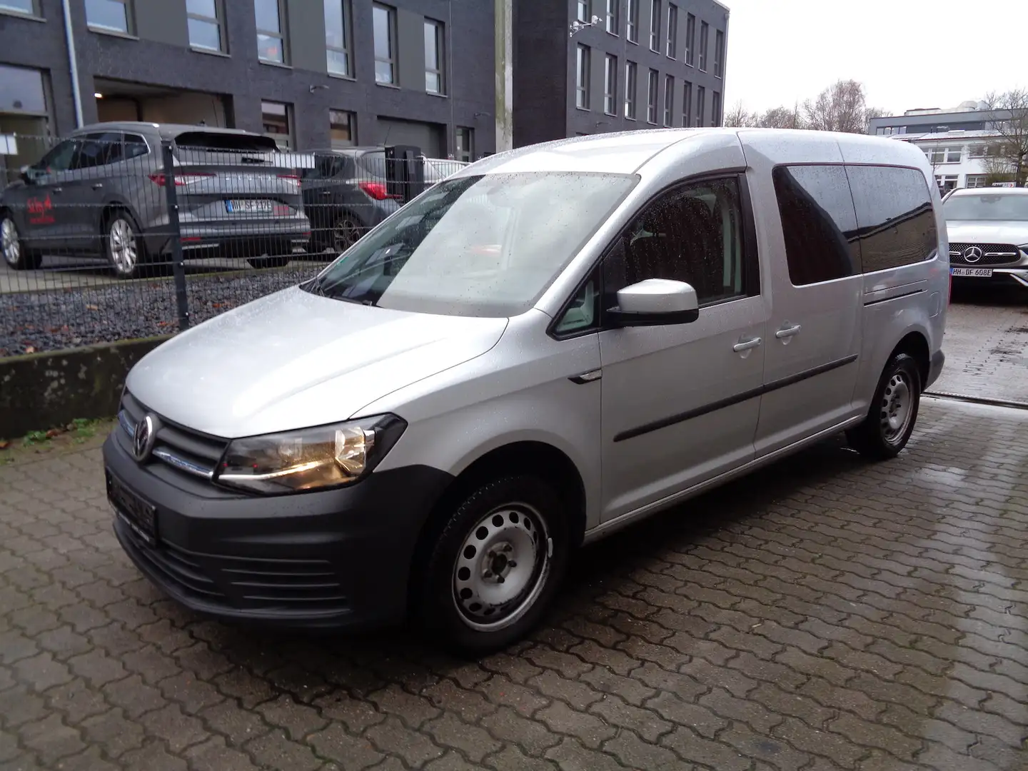 Volkswagen Caddy 2.0 TDI Life, DSG, 5 Sitze, PDC Silber - 2