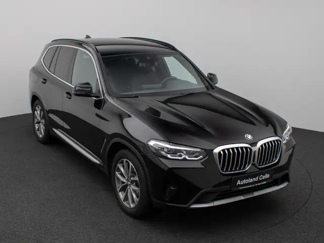 BMW X3 view 3