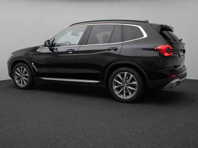 BMW X3 view 10