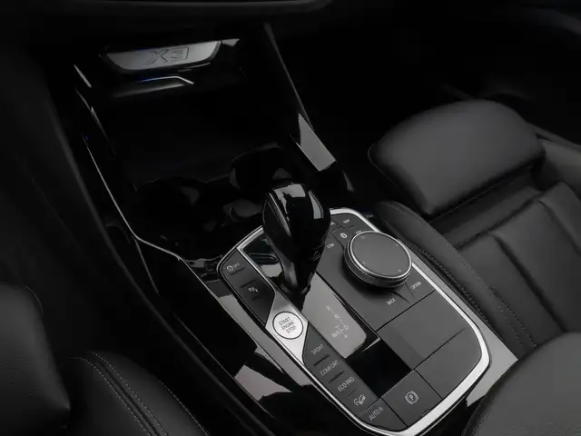 BMW X3 view 22