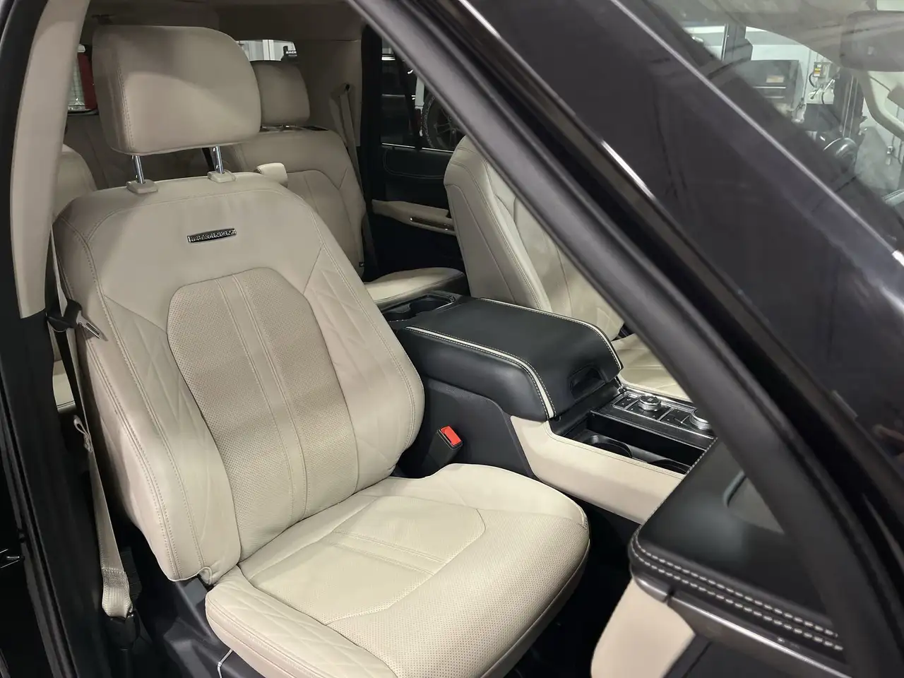 Ford Expedition снимка Ford Expedition