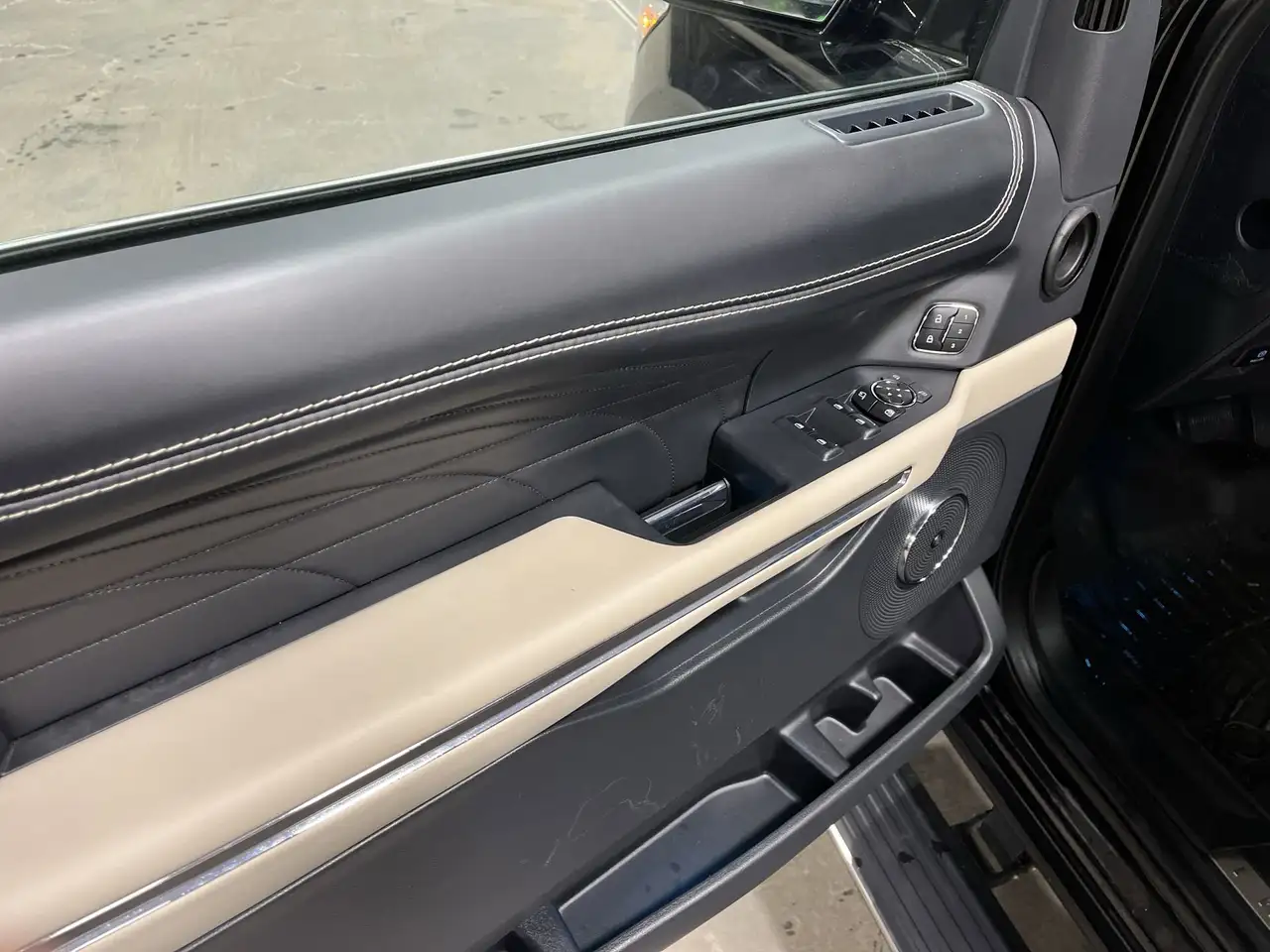 Ford Expedition снимка Ford Expedition