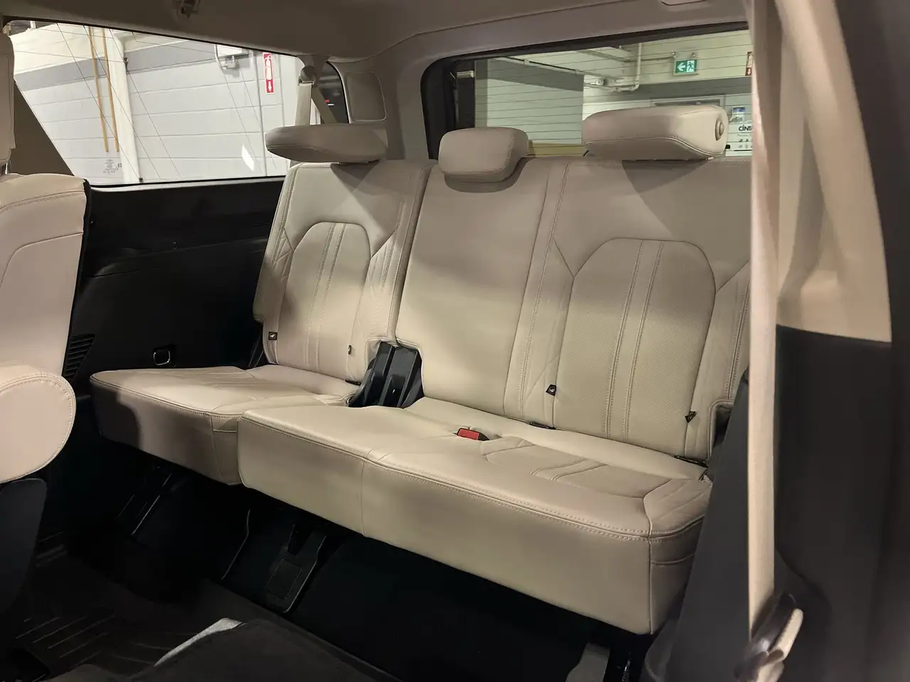 Ford Expedition снимка Ford Expedition