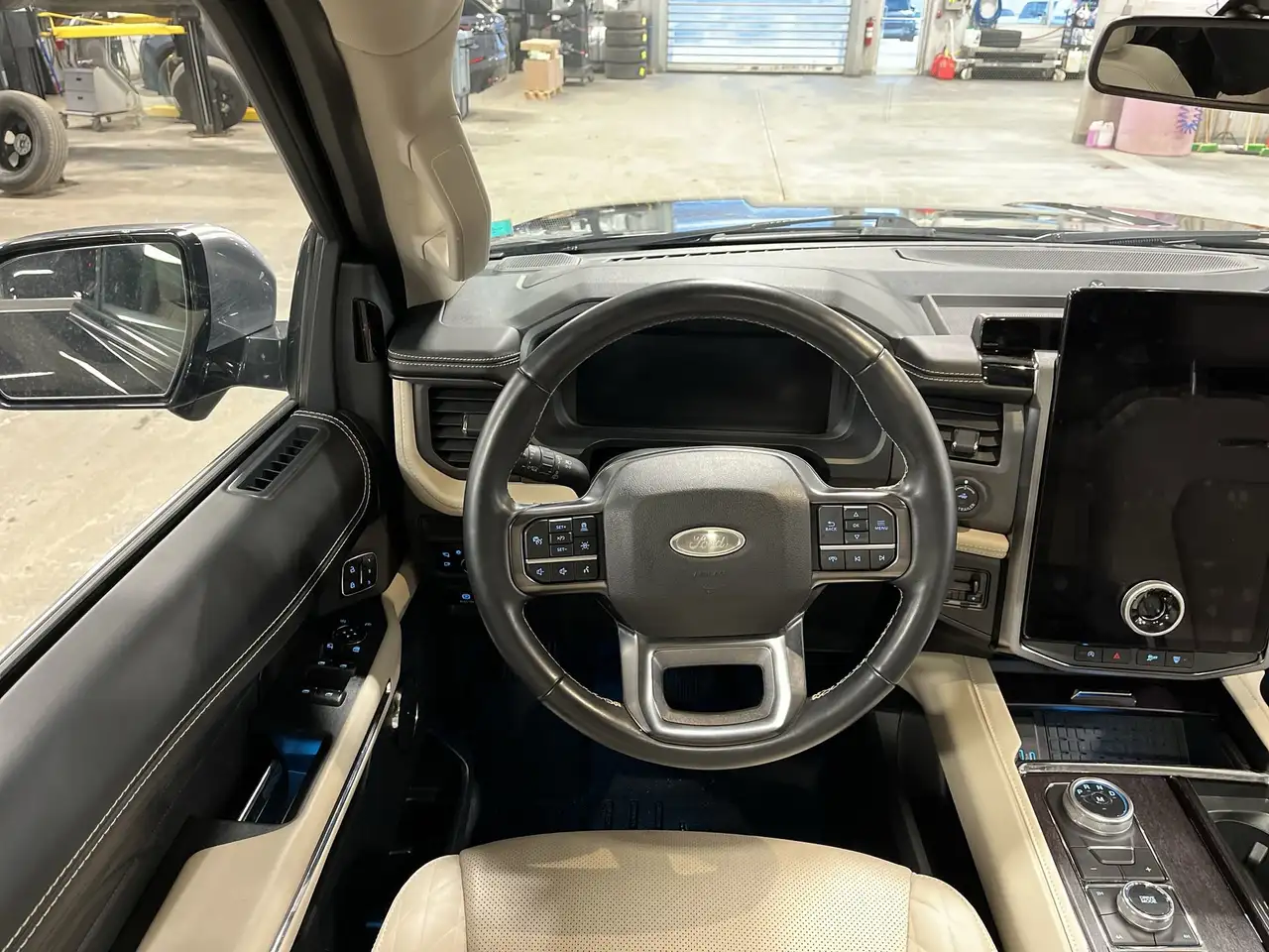 Ford Expedition снимка Ford Expedition