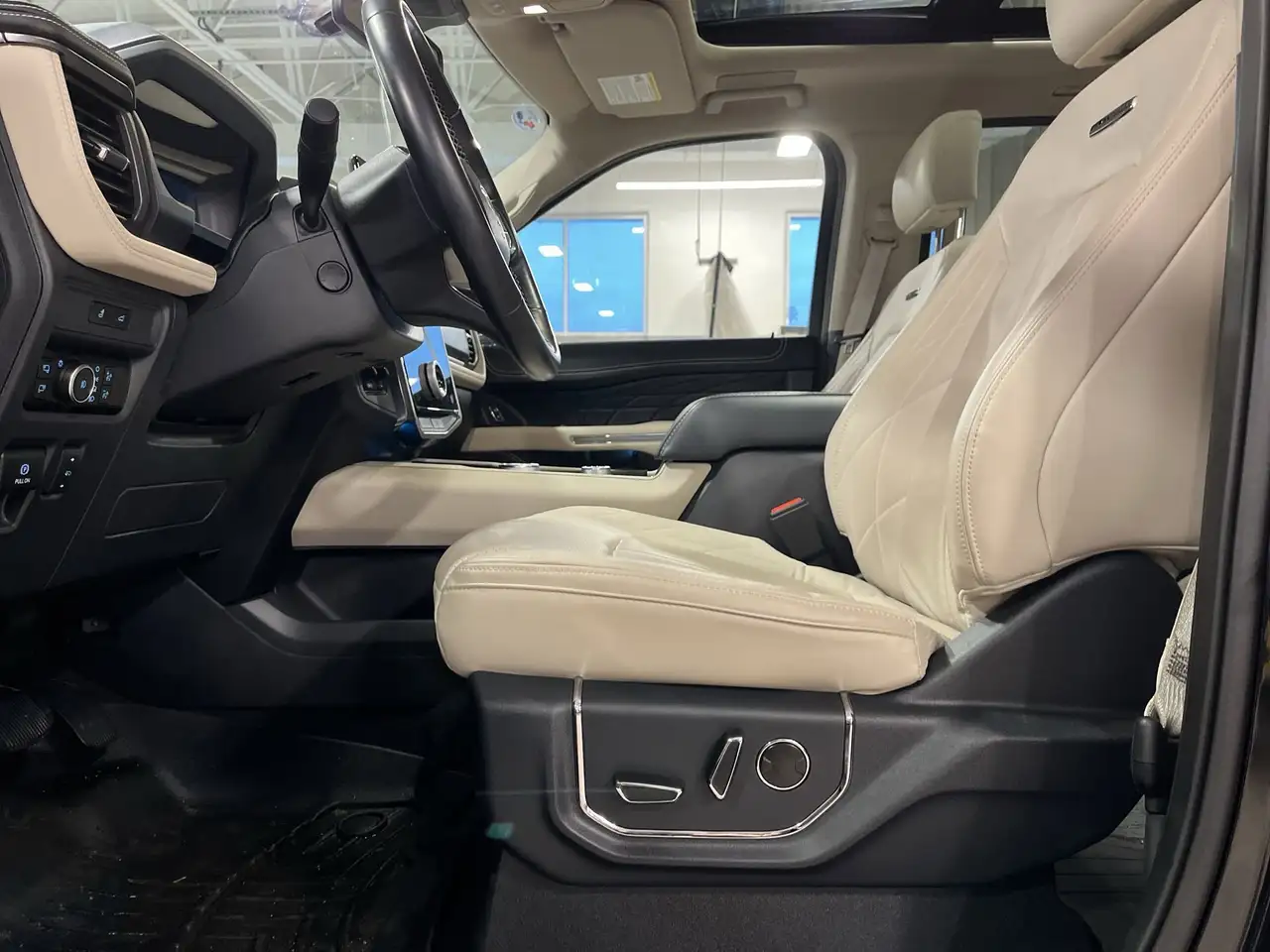 Ford Expedition снимка Ford Expedition