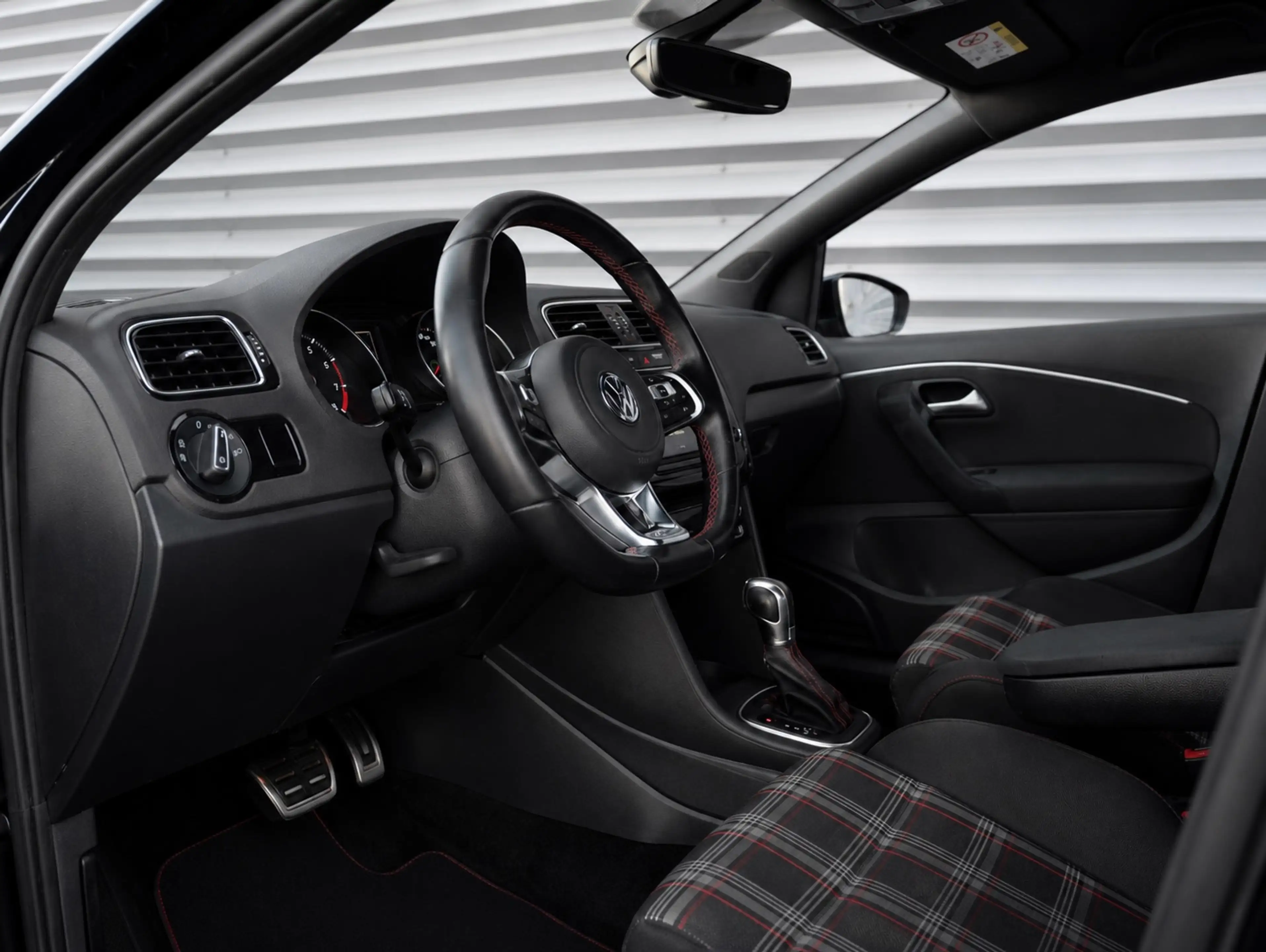 Volkswagen Polo GTI 1.8 TSI Navi Automaat Cruise Stoelverwarming — photo 21