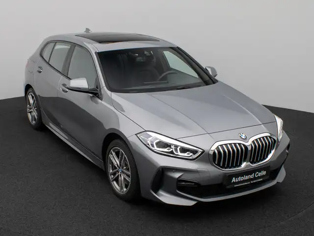 BMW 1 Series view 3