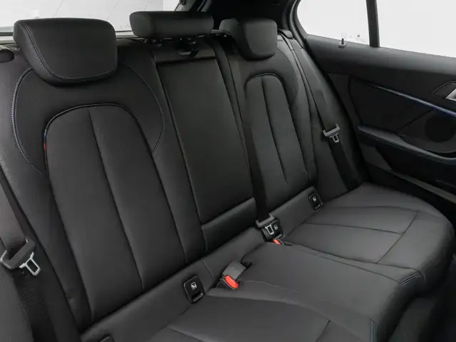BMW 1 Series view 28