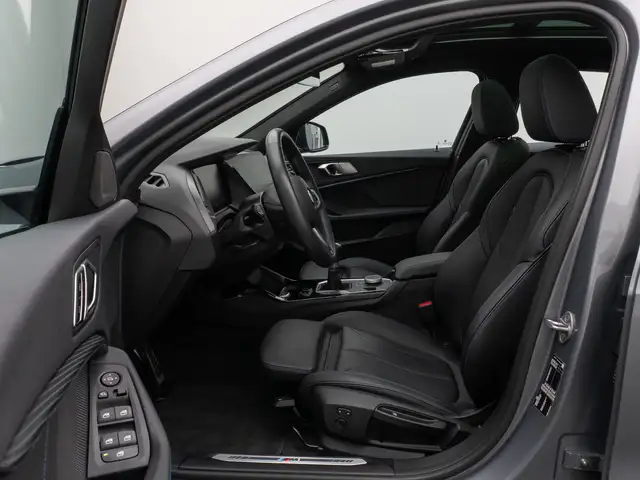 BMW 1 Series view 19